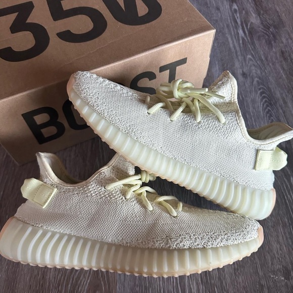 RARE 2018 adidas Yeezy Boost 350 v2 